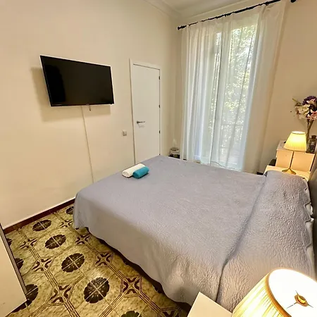 Diputacion Bed & Breakfast Barcelona